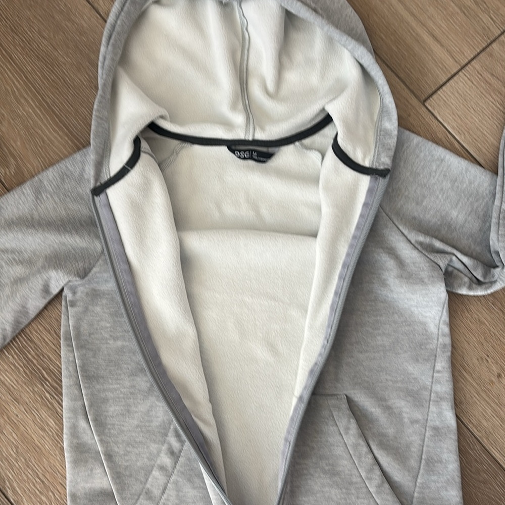 Grey Zip - Picture 2 of 4